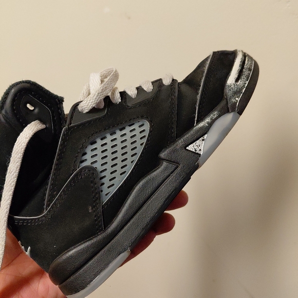 Toddler Boys Black Jordans Size 12 - Picture 11 of 14